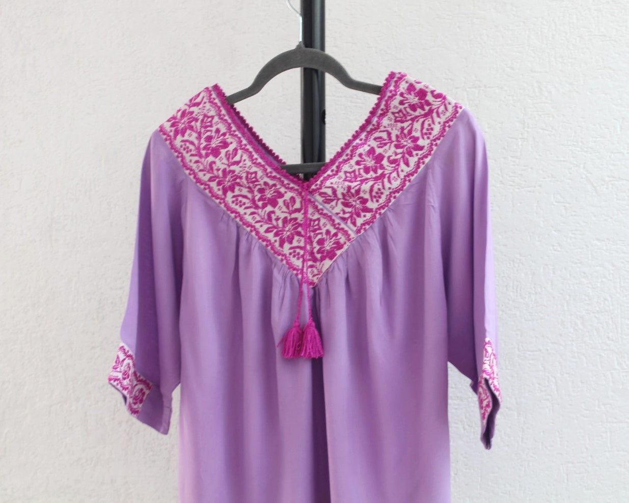 Blusa Cuello V Lila Flores