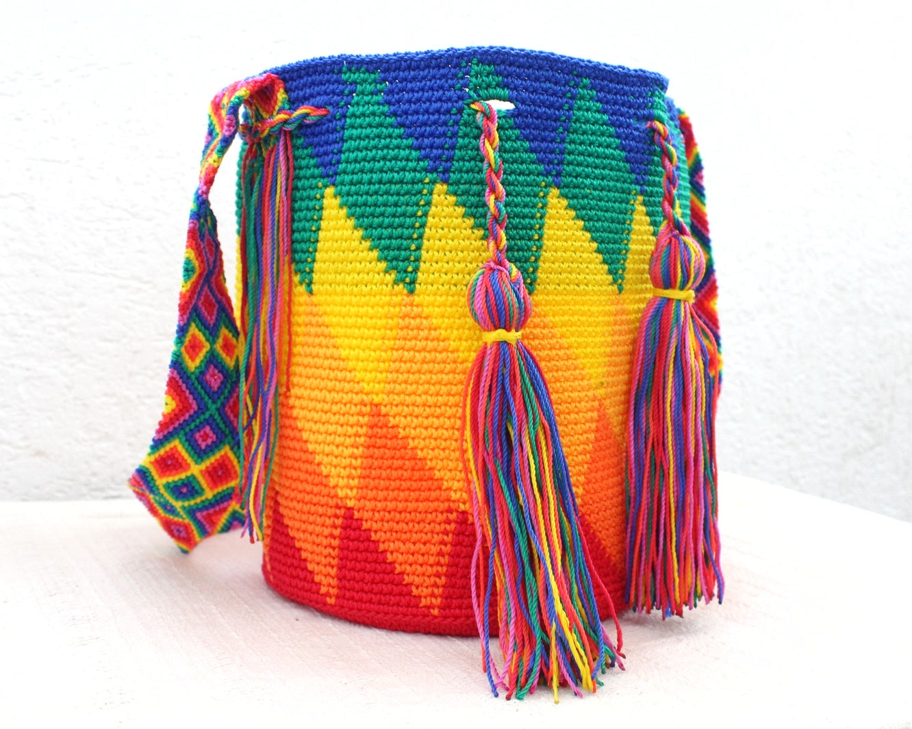 Bolso Morral Rombos Rojo Verde Azul