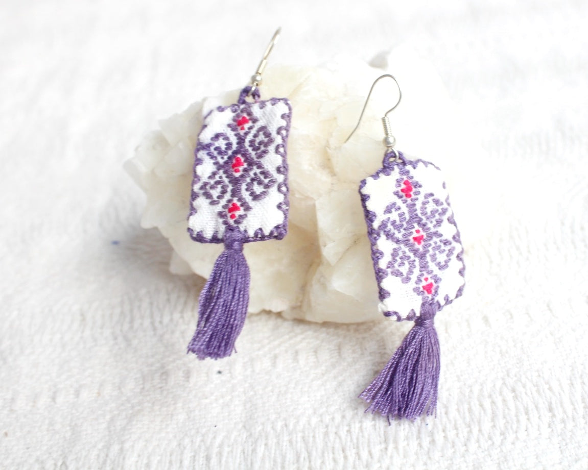 Aretes Rectángulos Bordado Morado