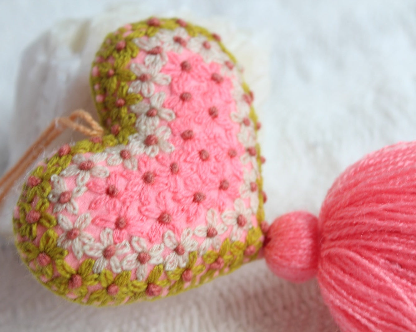 Corazón Florecitas Coral Verde
