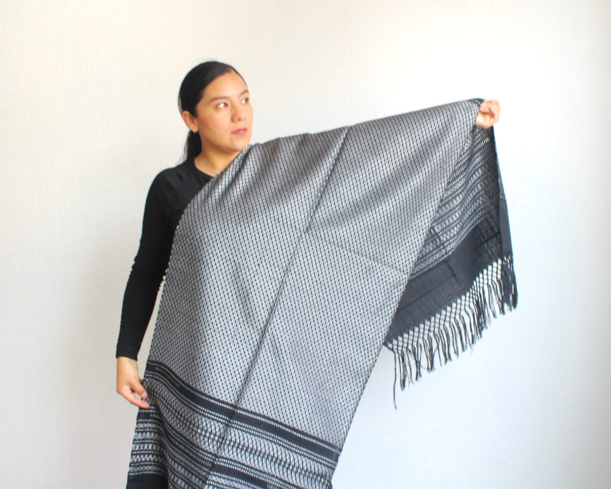 Rebozo Martha Negro Plateado