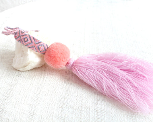 Campanitas, pompón y pulsera Rosa Coral Gris