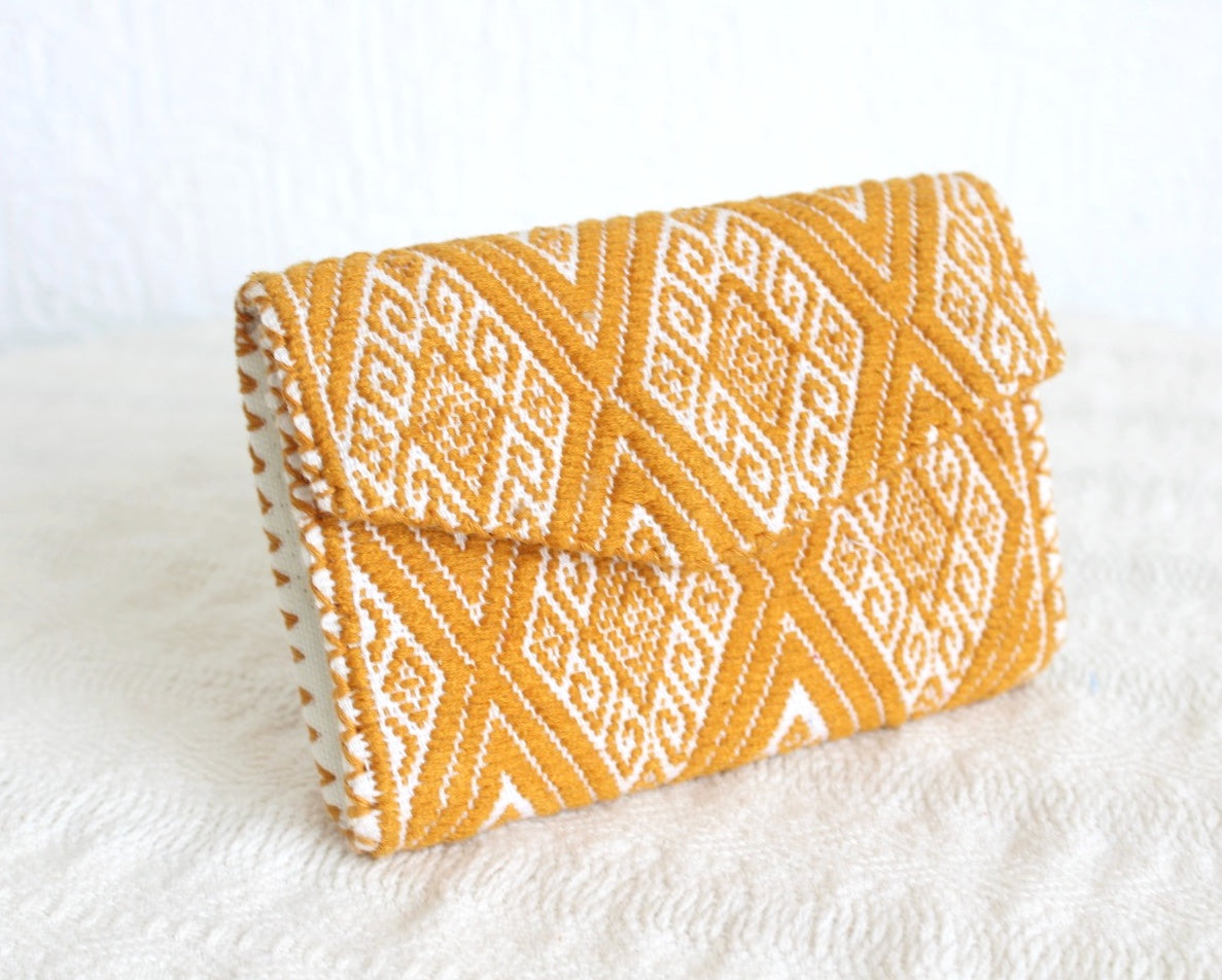 Cartera XOCOM BALUMIL Mostaza Blanco