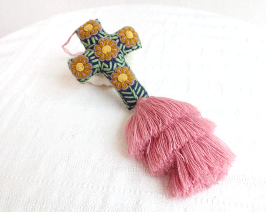 Cruz Pequeña Lila Rosa