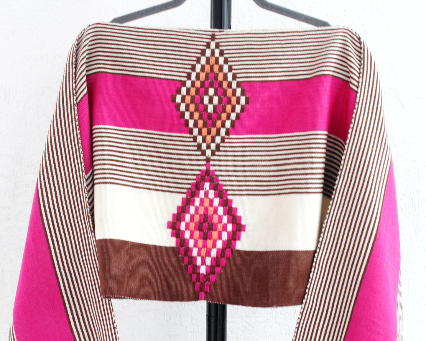 Jorongo Rombos Rosa Café Blanco