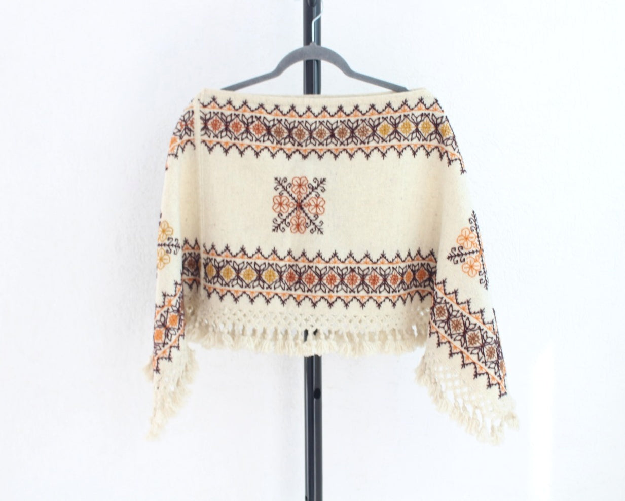 Mañanita Flores Natural Café Bordado Mazahua