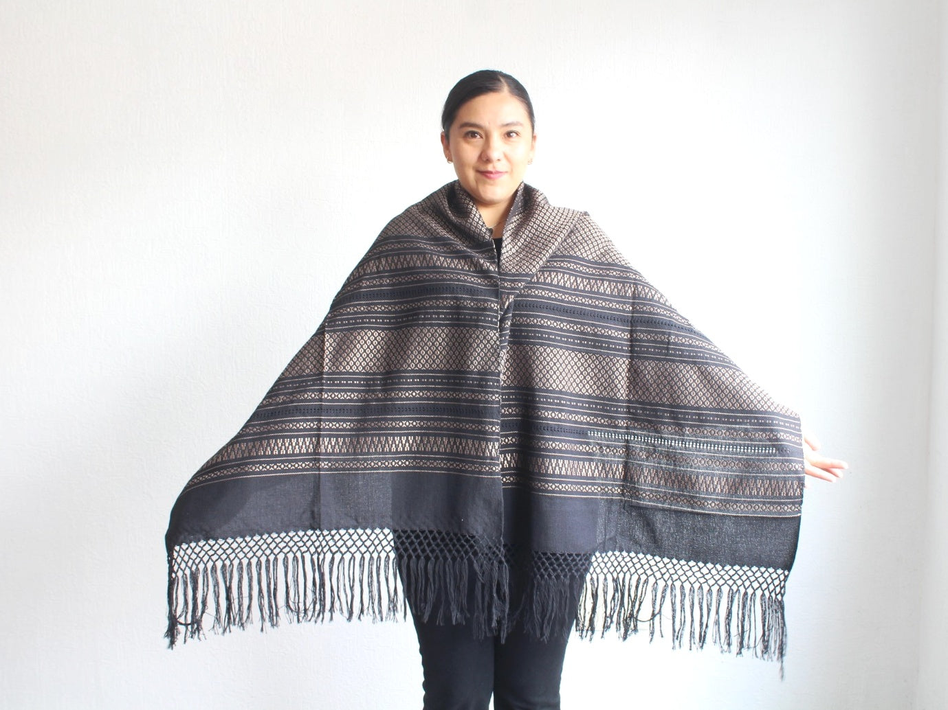Rebozo Martha Negro Dorado