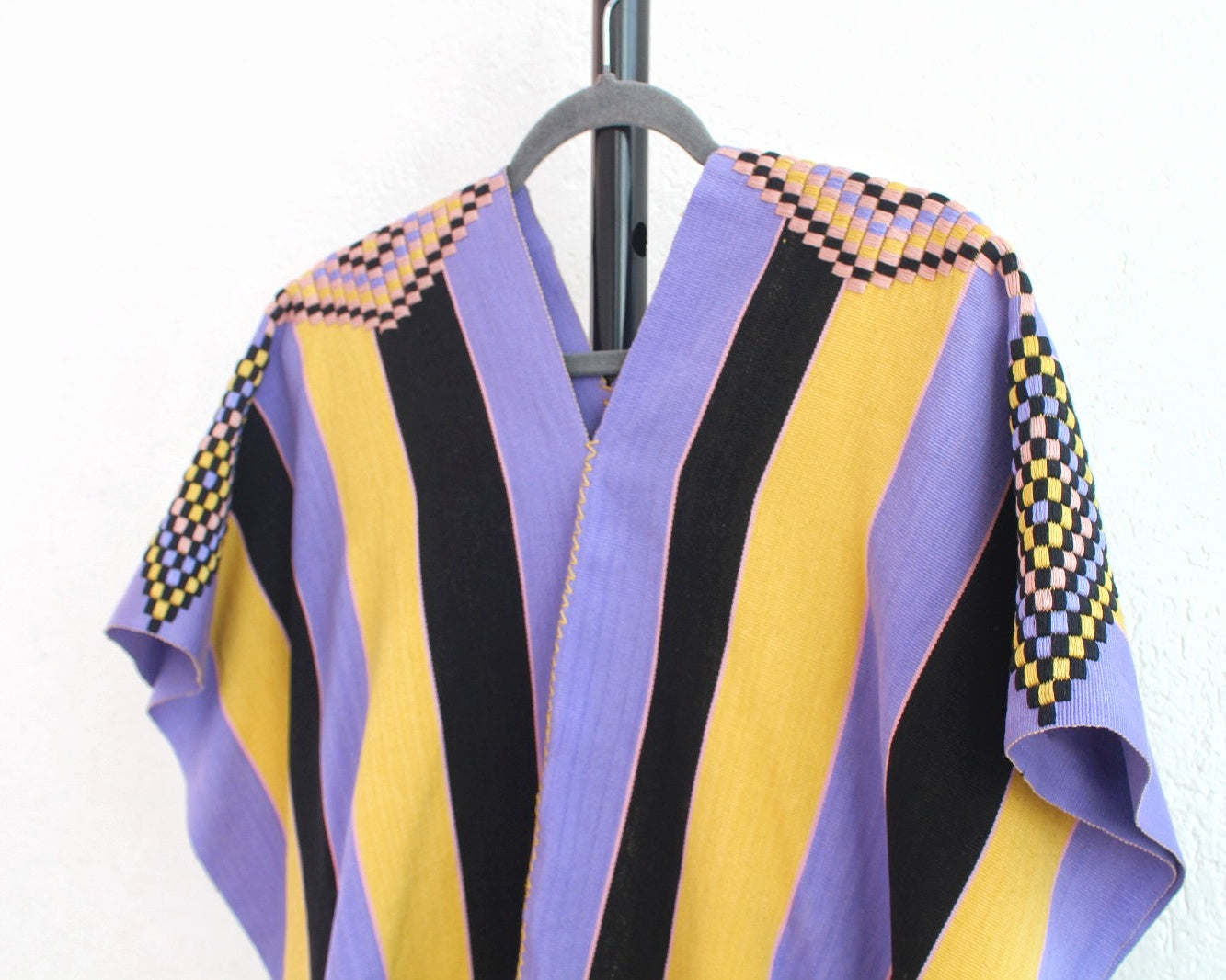 Jorongo Lineas Lila Amarillo Negro