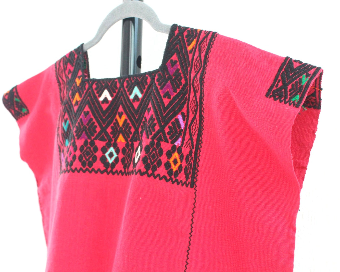 Huipil Corto Laura Rojo Negro