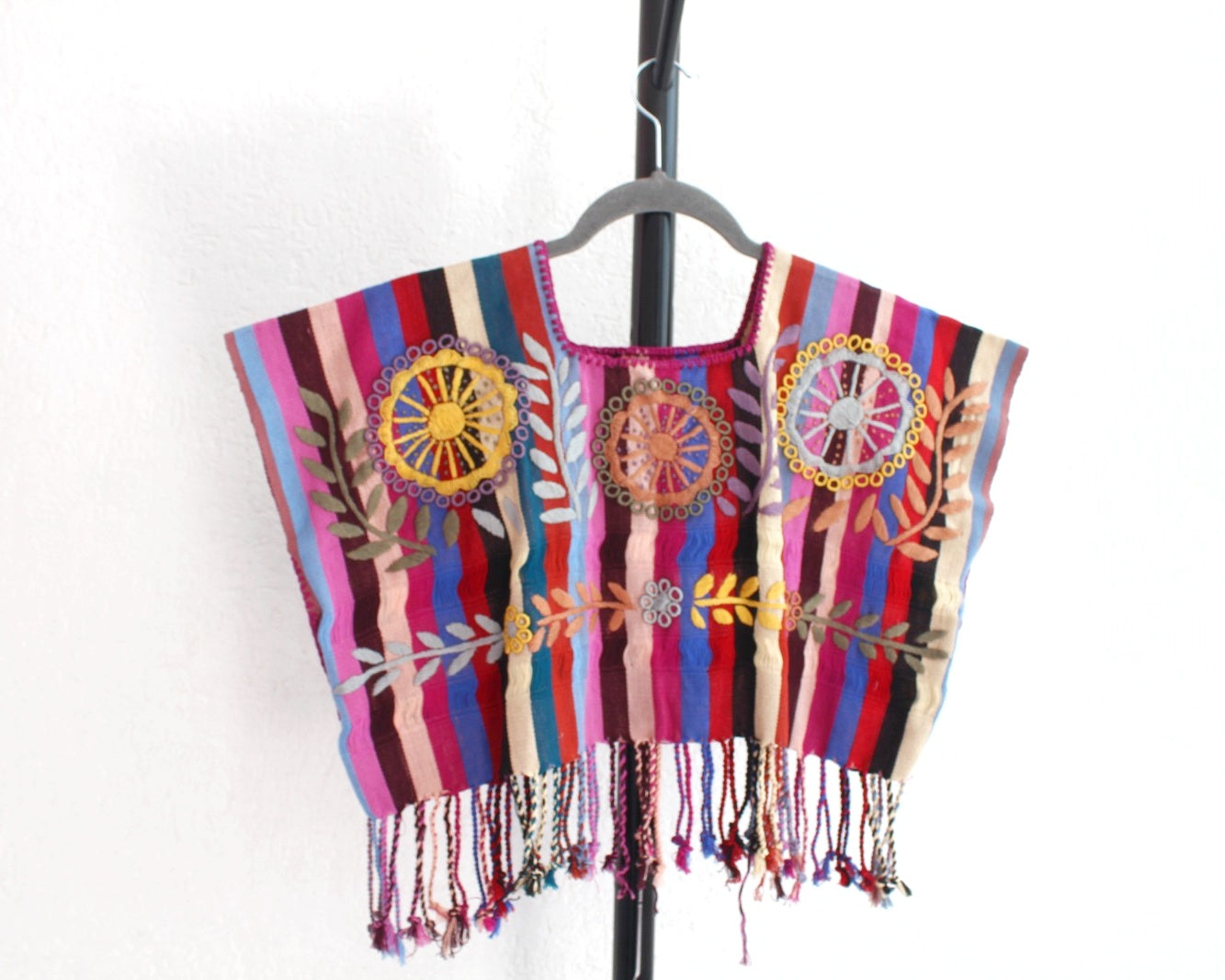 Crop Top Flores Rococo Lineas Lila Colores