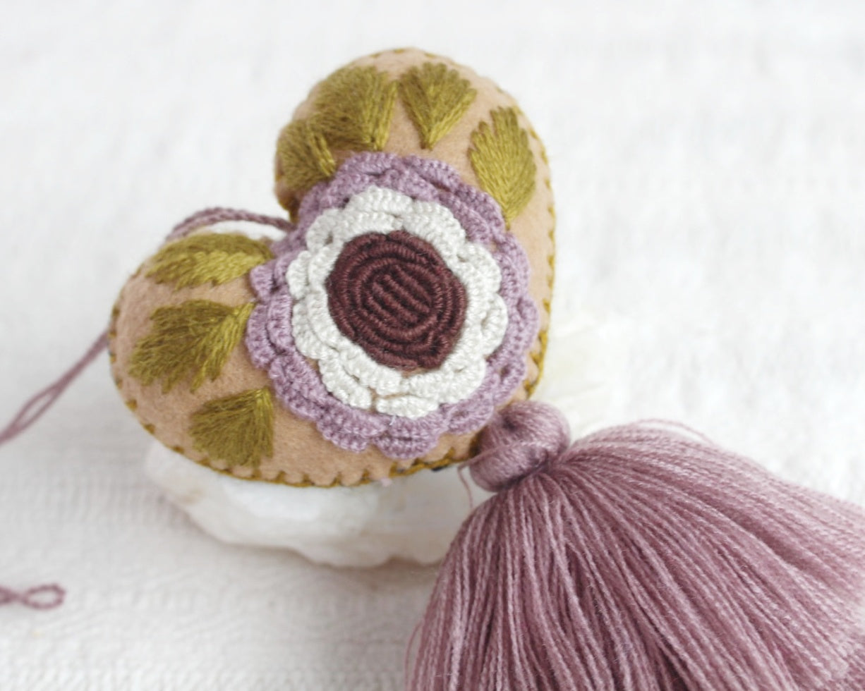Corazón Flor Rococo Café Beige Verde
