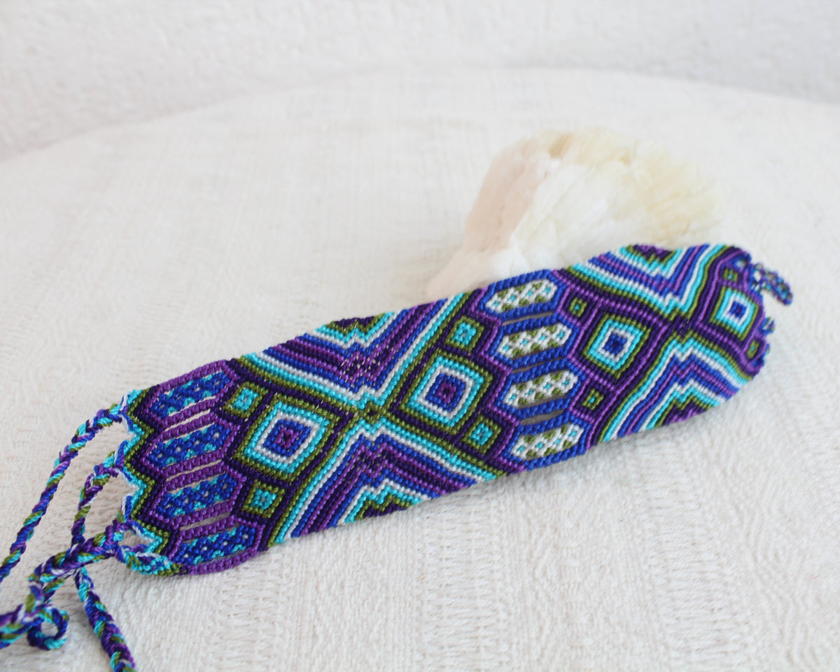Pulsera Tejida Azul Morado