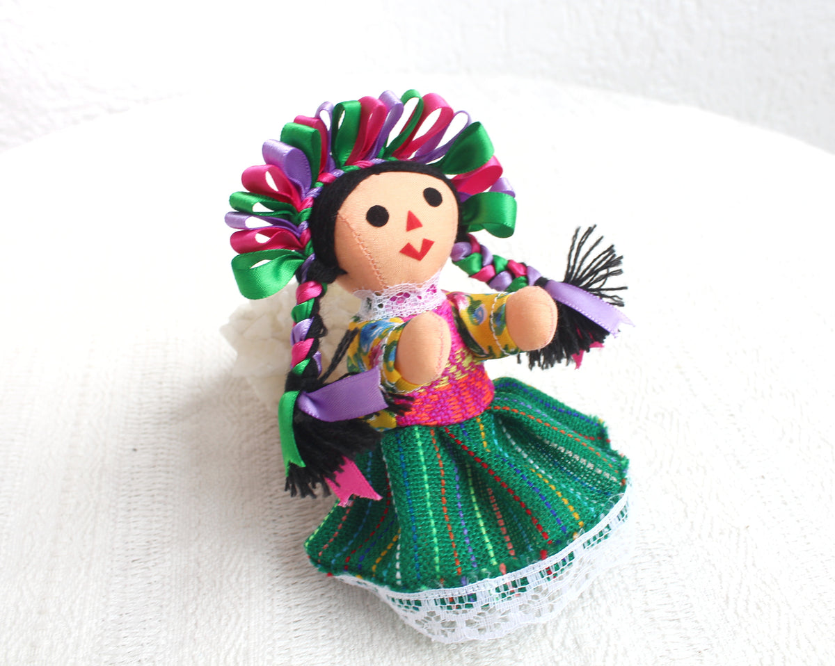 Muñeca Lelé Pequeña Verde Rosa Lila