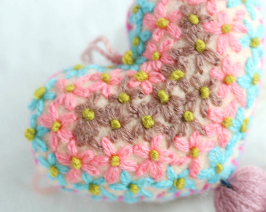 Corazón Florecitas Rosa Beige Verde