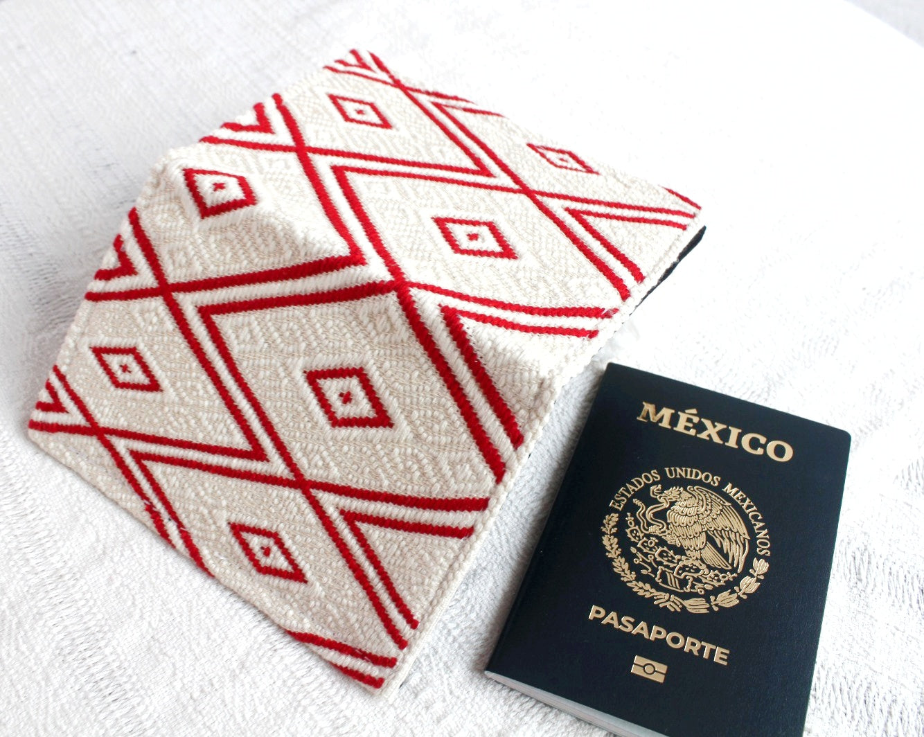 Porta Pasaporte Pejel Blanco Rojo