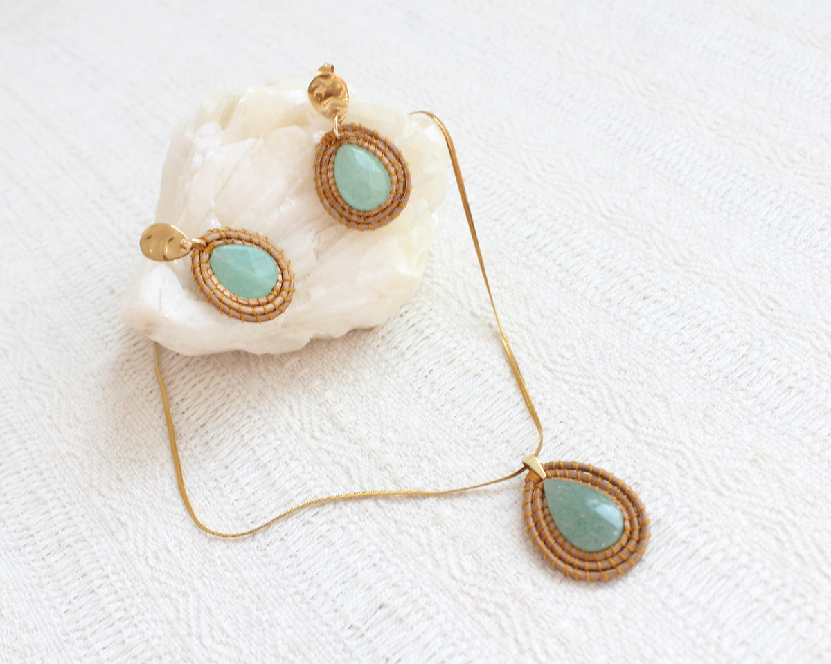 Aretes y Colllar Ocoxal Jade