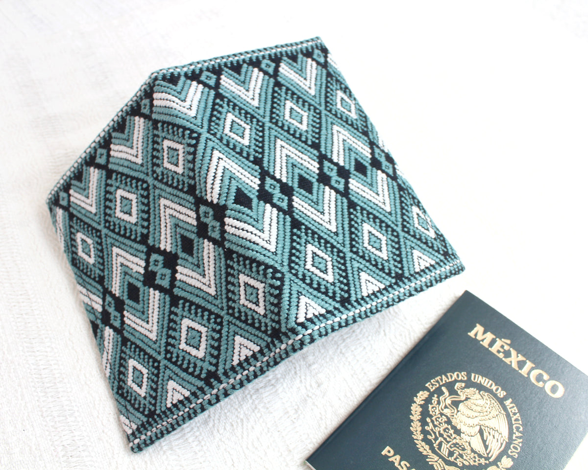 Porta Pasaporte Flores Menta Blanco