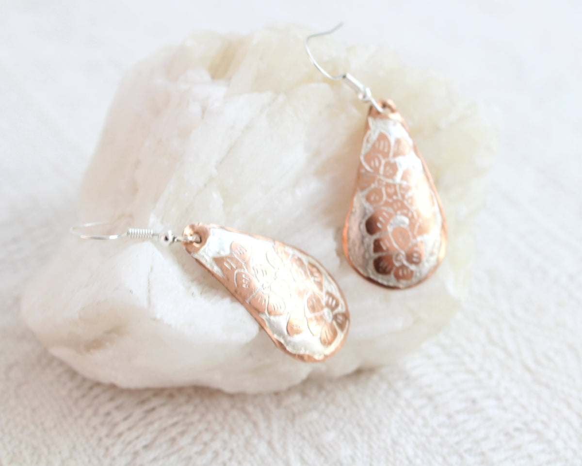 Aretes Cobre Gotas Flores