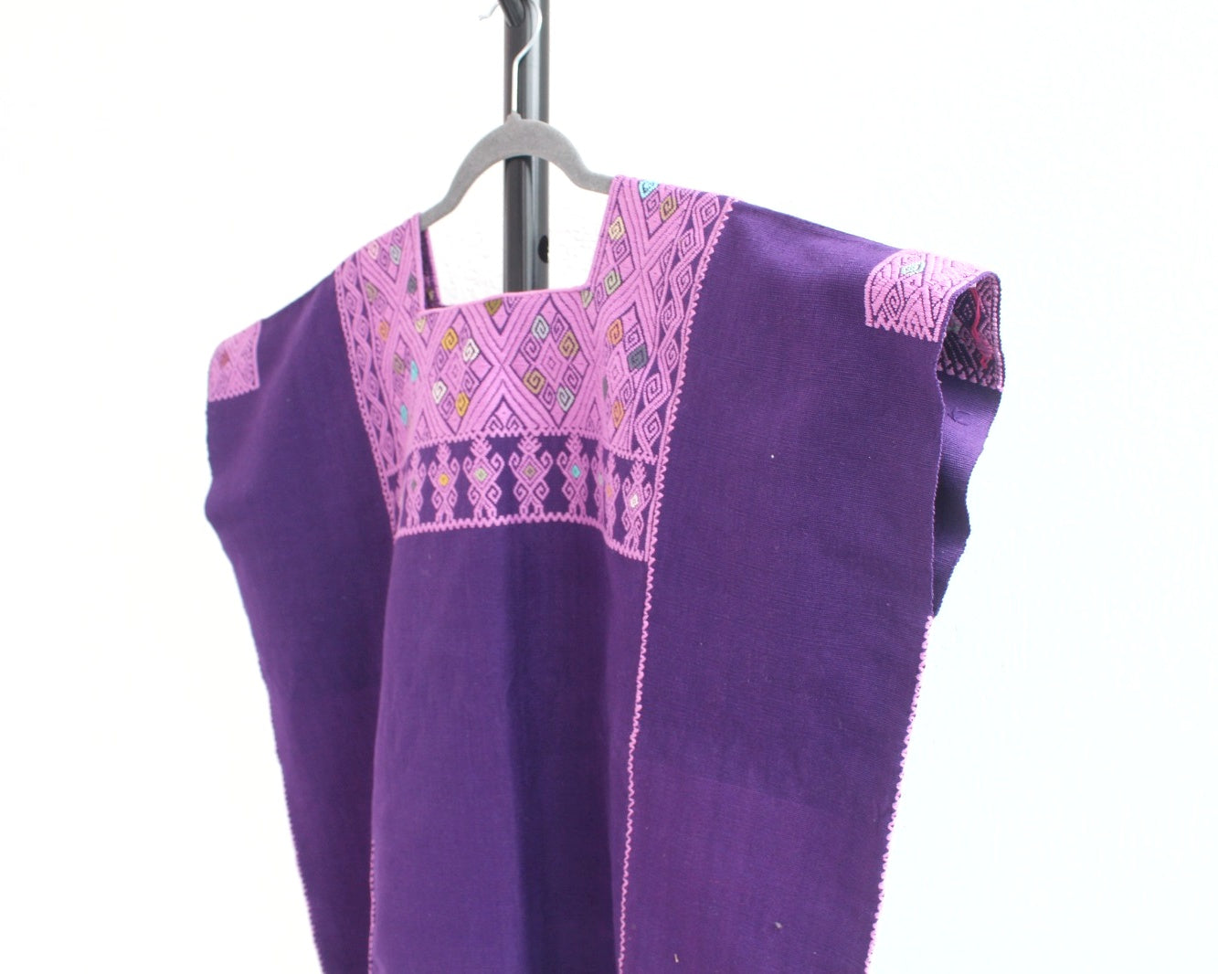 Huipil Corto Laura XL - 2XL Pejel Morado Rosa