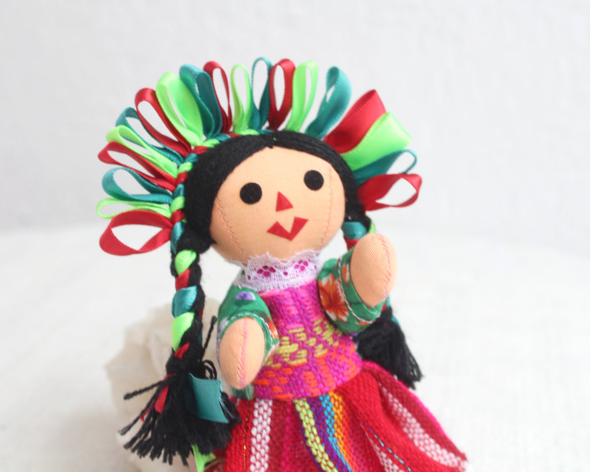 Muñeca Lelé Pequeña Esmeralda Rojo Verde