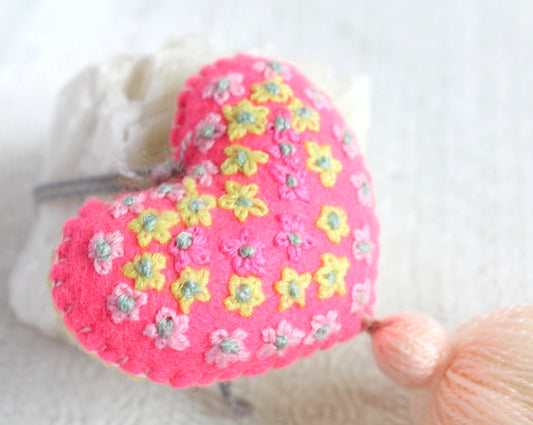Corazón Florecitas Rosa Verde Coral