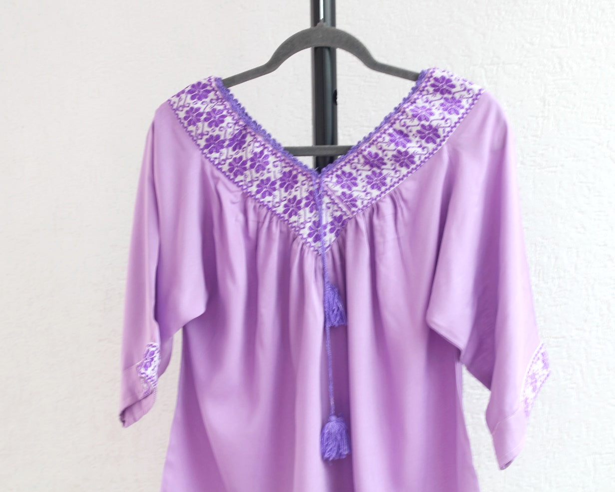 Blusa Cuello V Lila Flores
