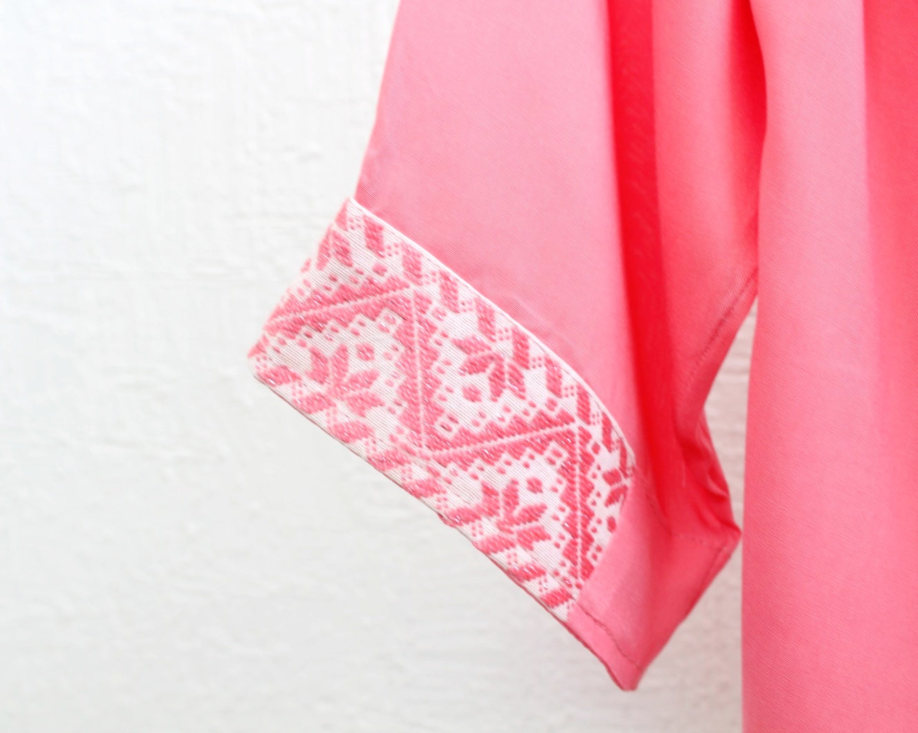 Blusa Cuello V Coral Estrellas