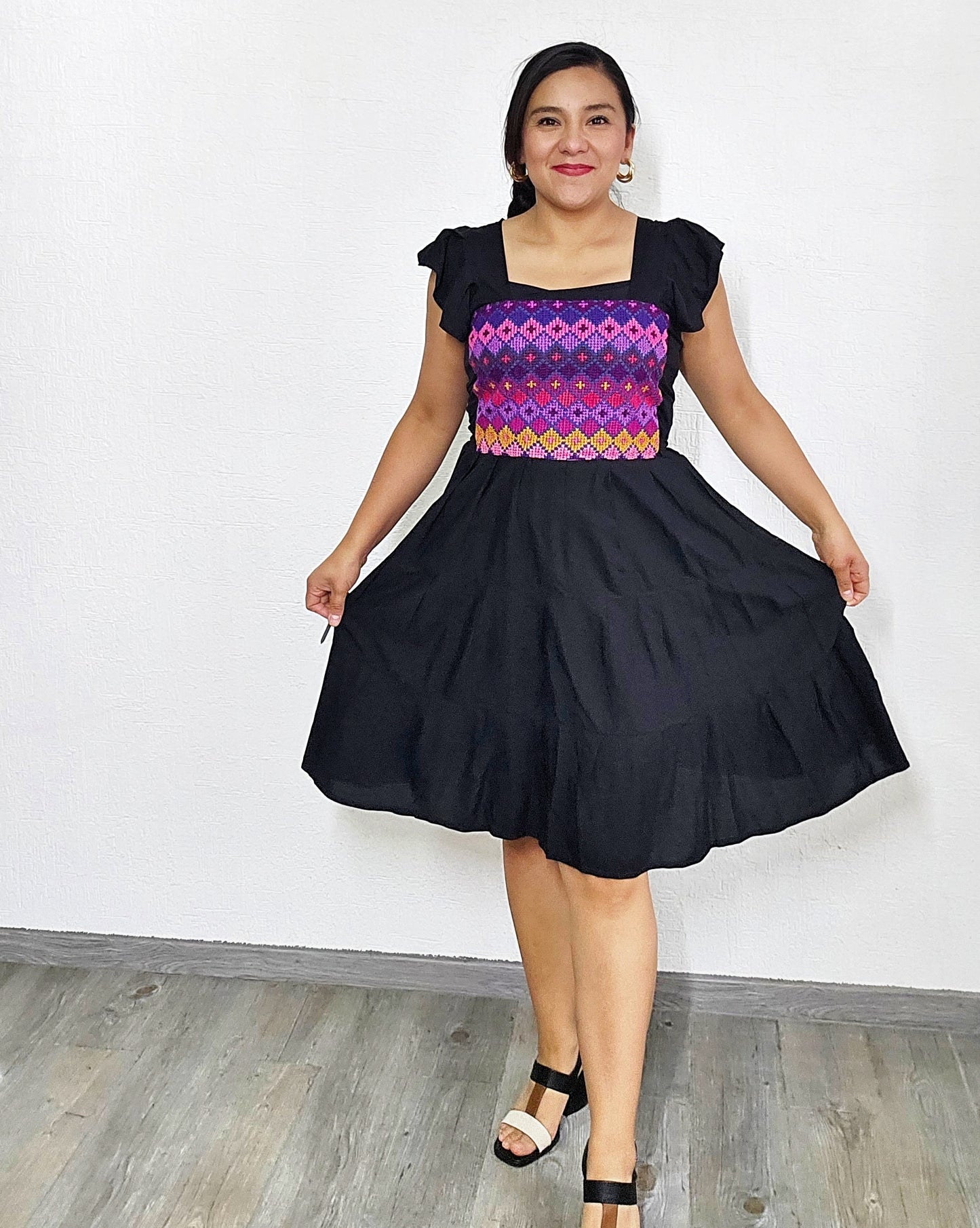 Vestido Anita Corto Negro Morado