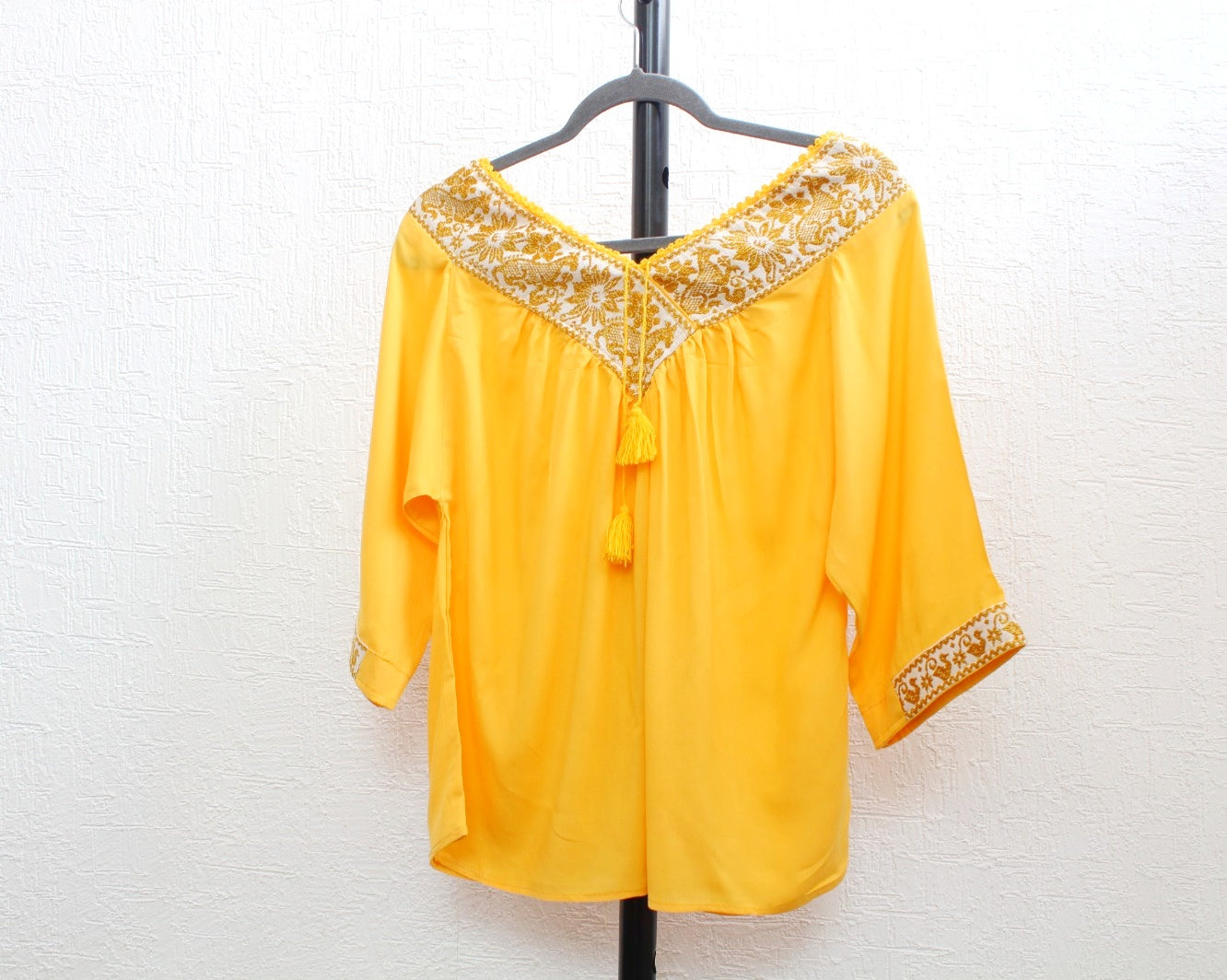 Blusa Cuello V Amarillo Burritos