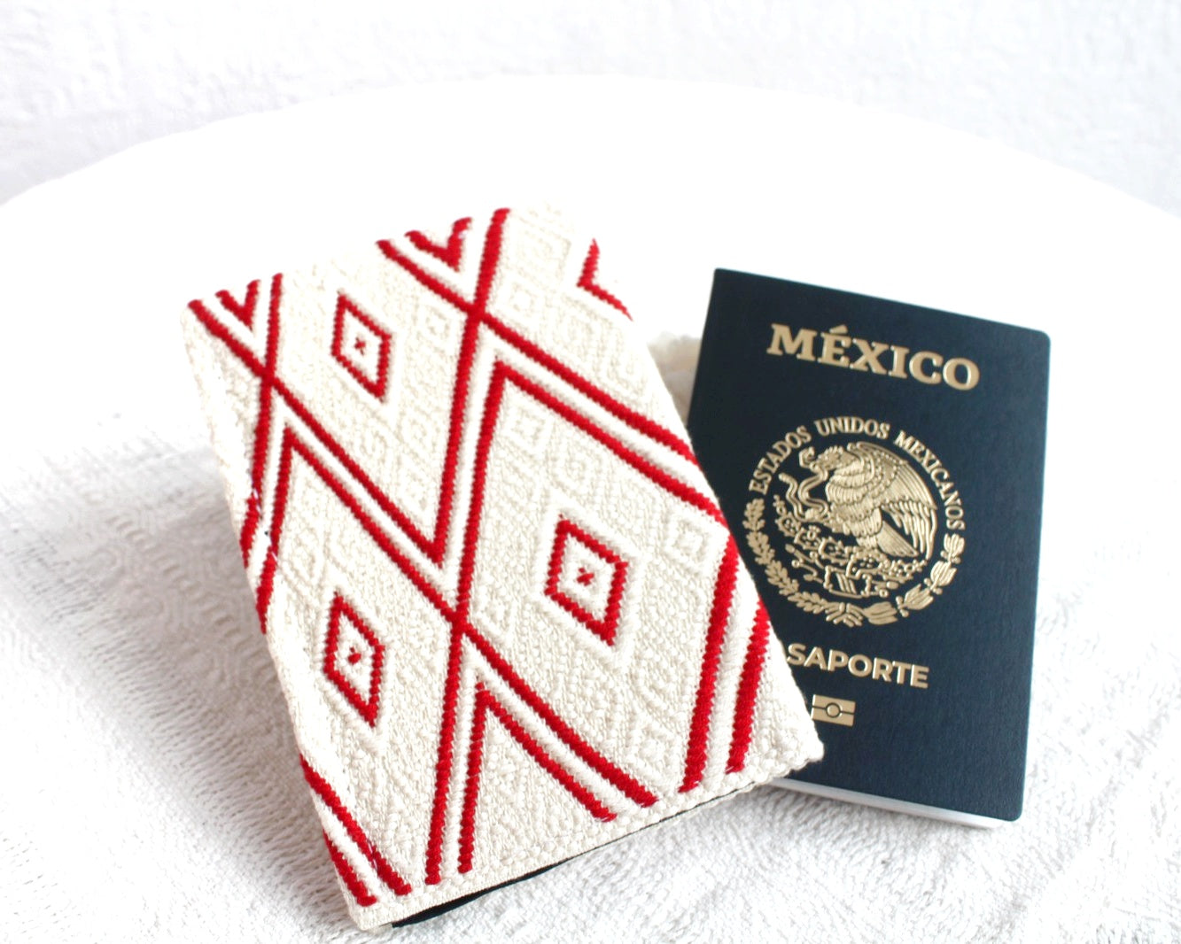 Porta Pasaporte Pejel Blanco Rojo