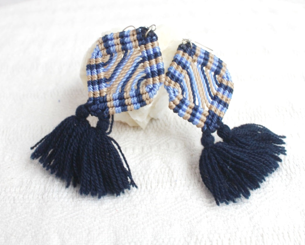 Aretes Tejidos Azul Blanco Beige