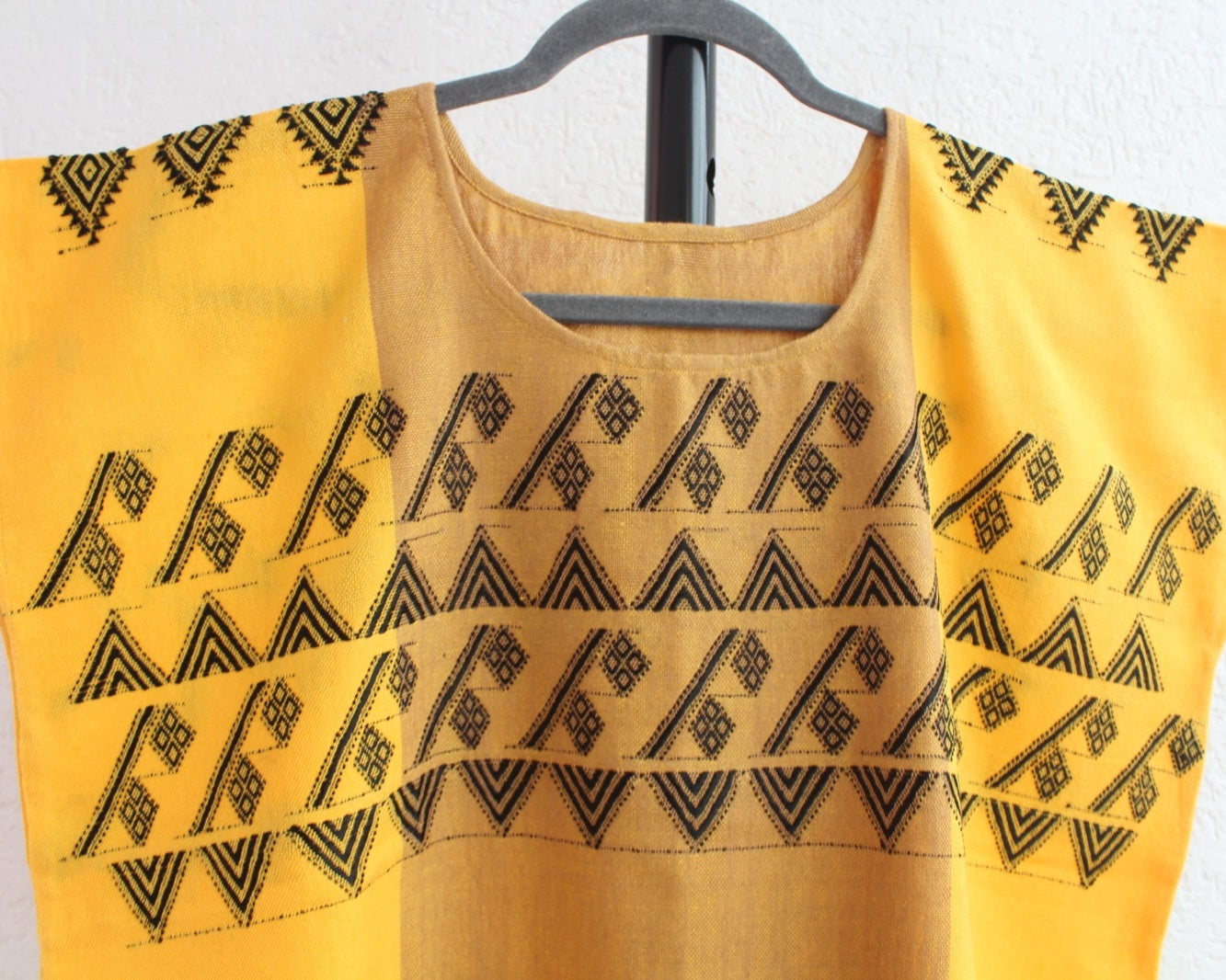 Blusa Carranza  Amarillo Negro