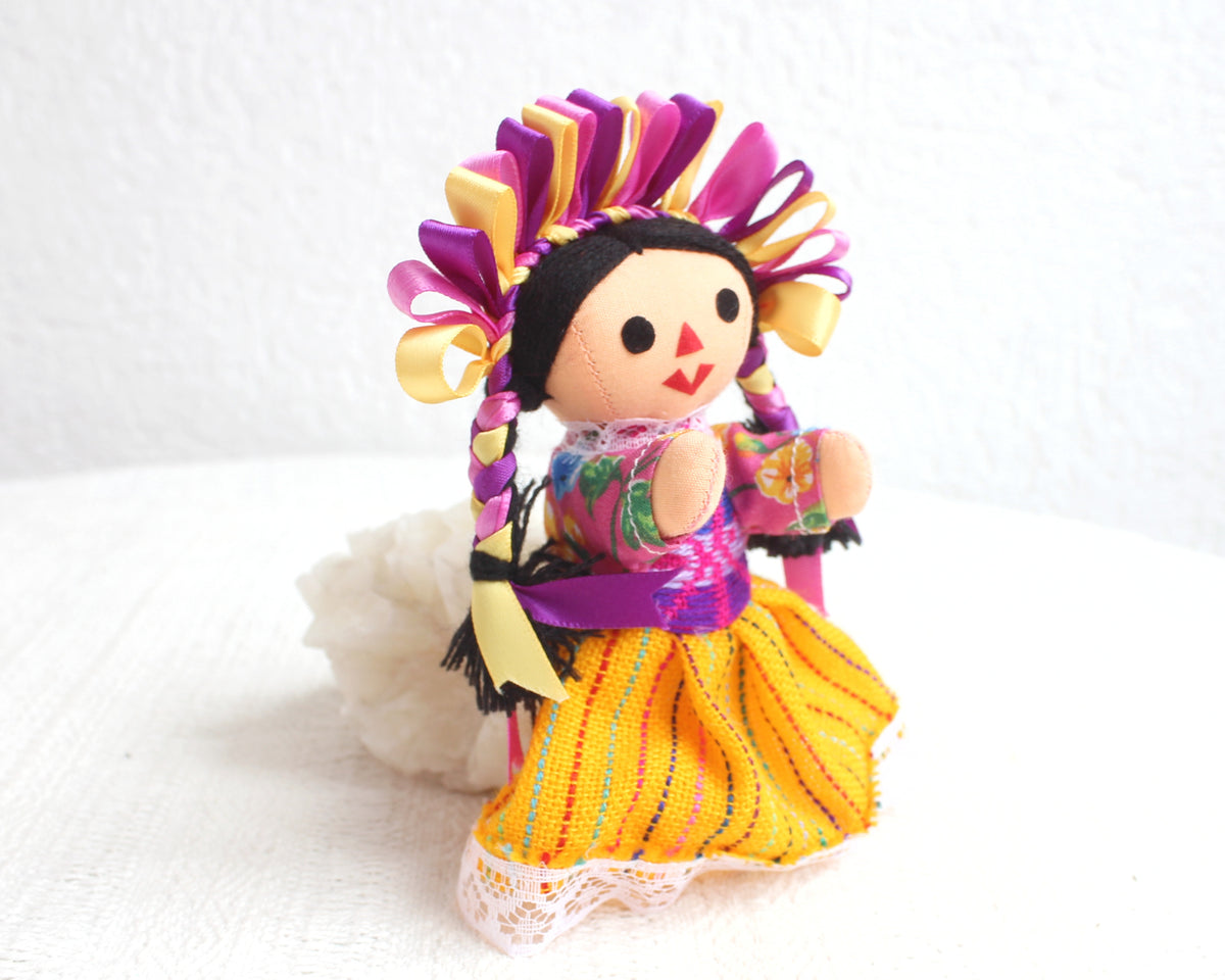 Muñeca Lelé Pequeña Morado Amarillo Rosa