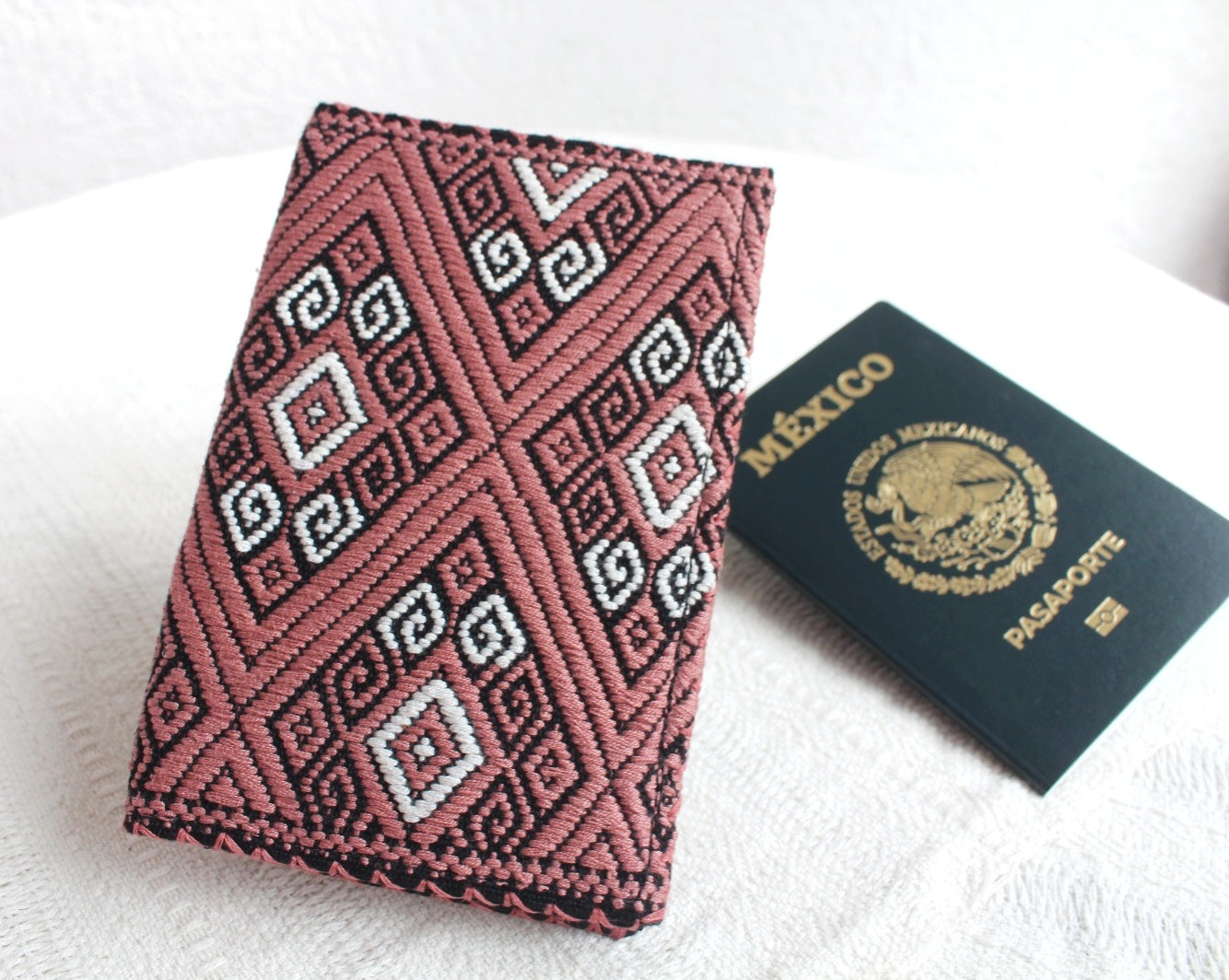 Porta Pasaporte Pejel Malva Blanco