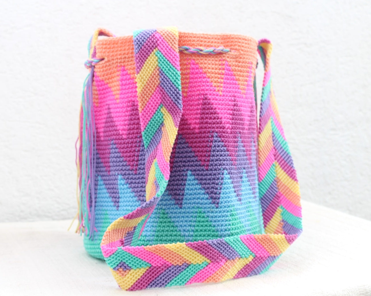 Bolso Morral Zig Zag Melon Rosa Azul