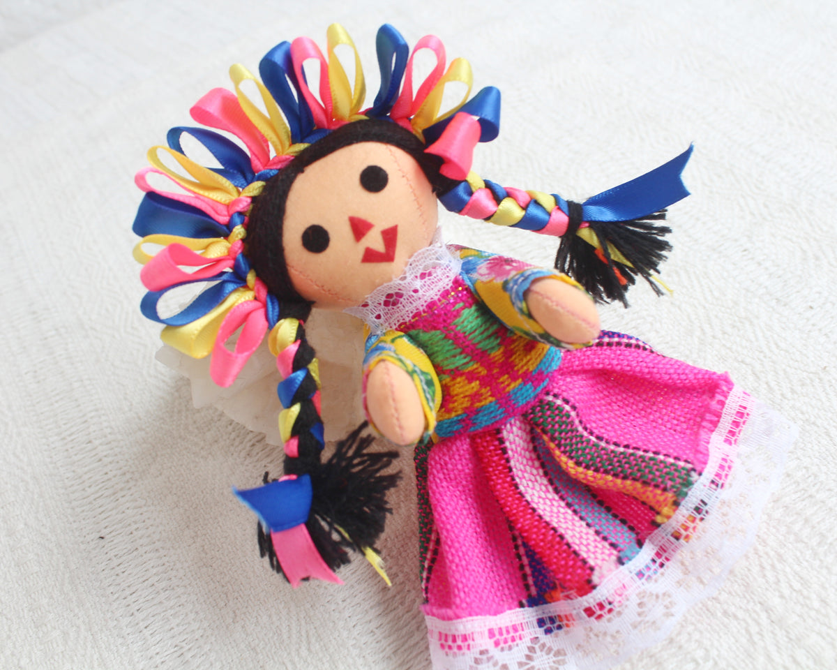 Muñeca Lelé Pequeña Rosa Amarillo Azul