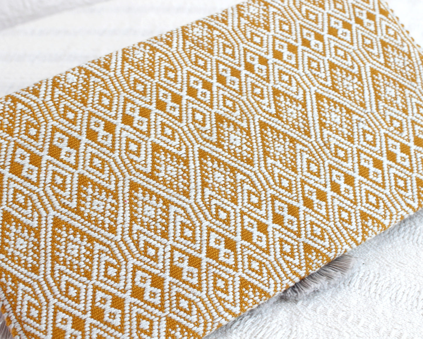 Clutch Artesanal Flores Gris Amarillo
