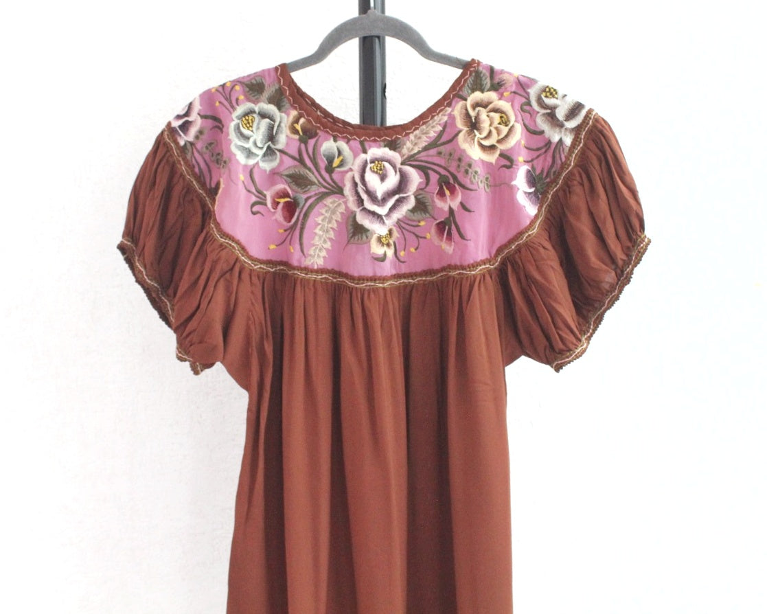 Blusa Abigail Flores Café Rosa  XL - XXL