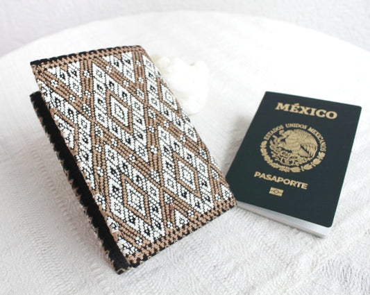 Porta Pasaporte Cosmo Café Blanco