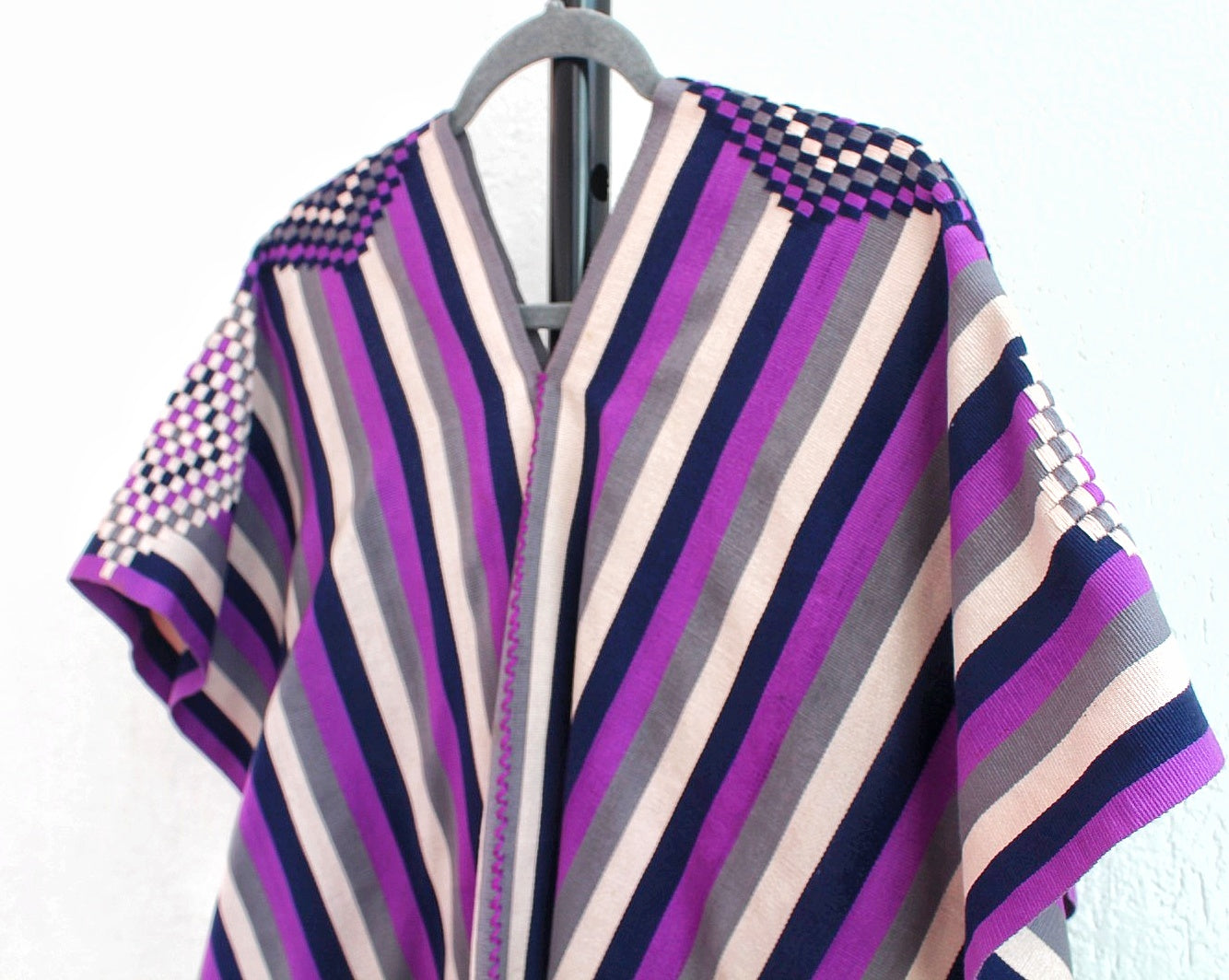 Jorongo Rombos Lila Negro Crema