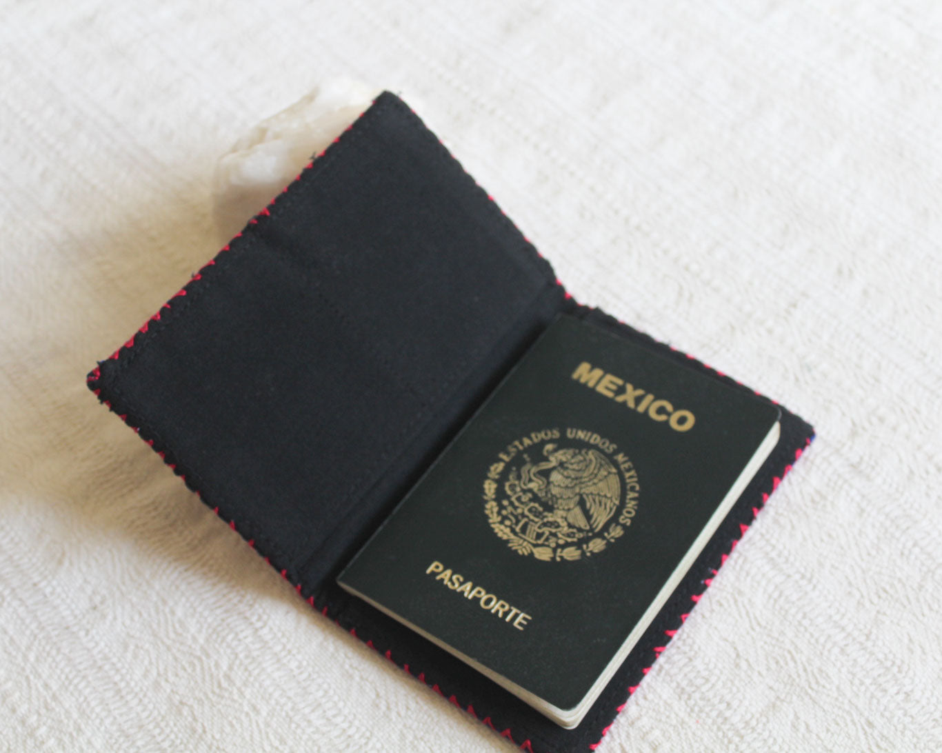 Porta Pasaporte Flores Cafe